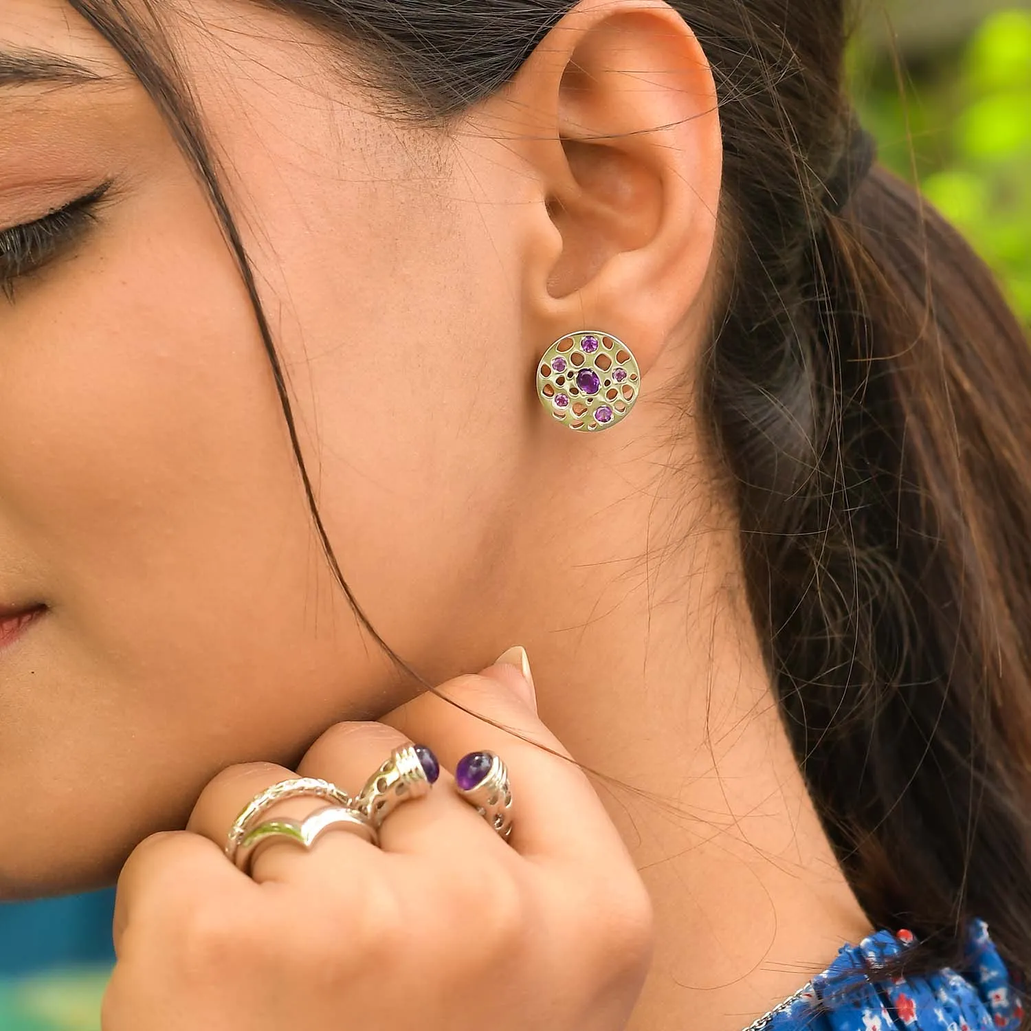 Lattice Disc Stud Earrings with Amethyst